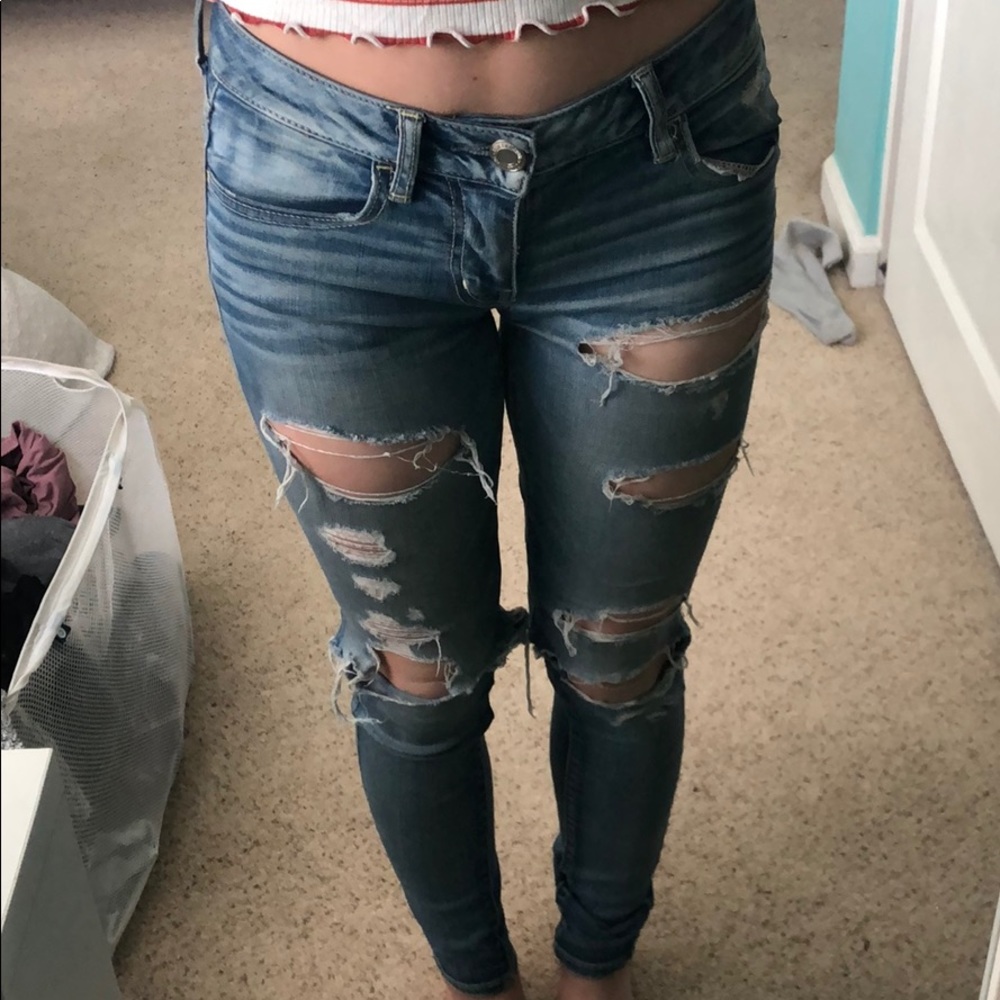 AMERICAN EAGLE *light wash* *ripped* JEGGINGS